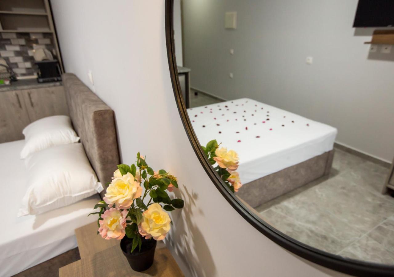 Artemida Suites Ханиоти Экстерьер фото