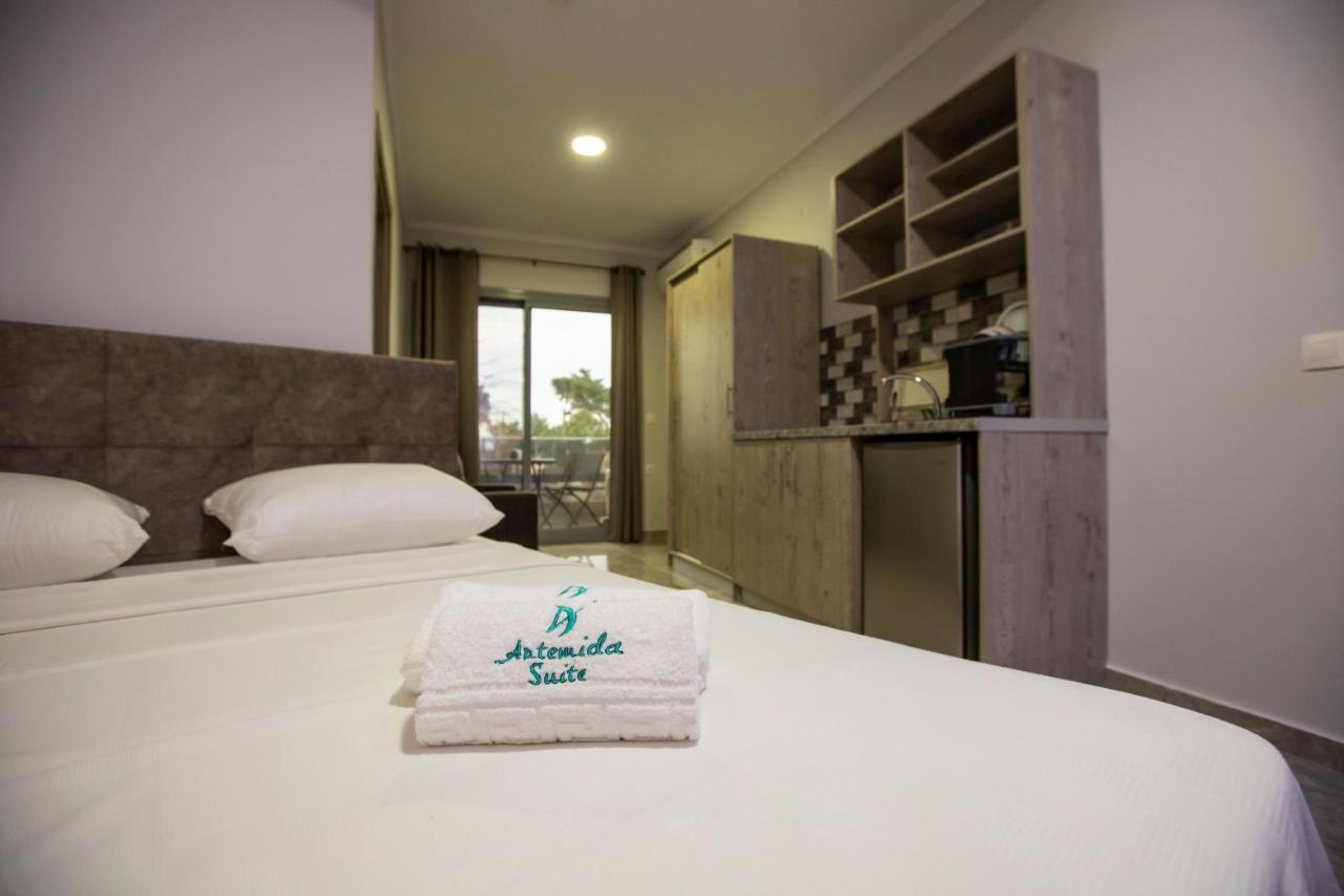 Artemida Suites Ханиоти Экстерьер фото